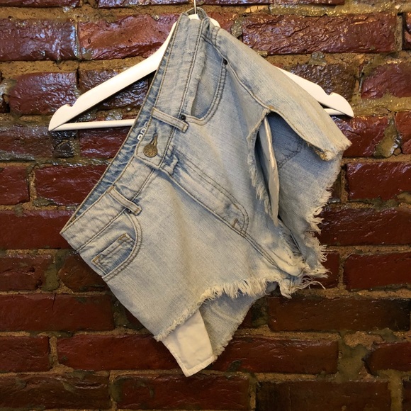 URBAN OUTFITTERS BDG high rise festival short - Picture 1 of 3